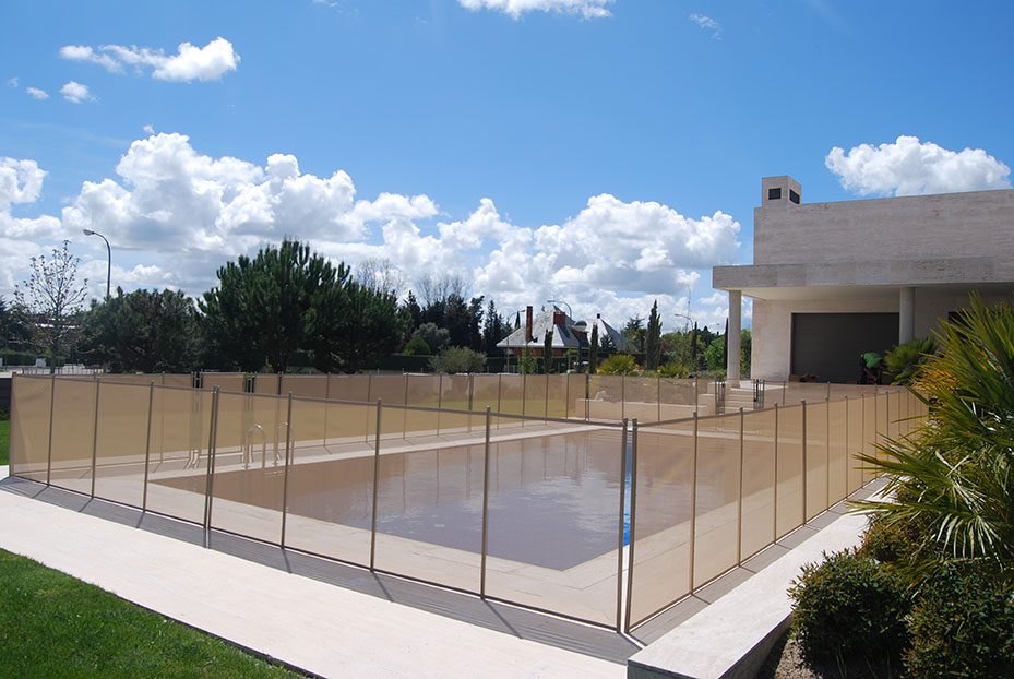 גדר בטיחות 2 מ' BEIGE בז' 16 מ"מ! EuroFence ספרד